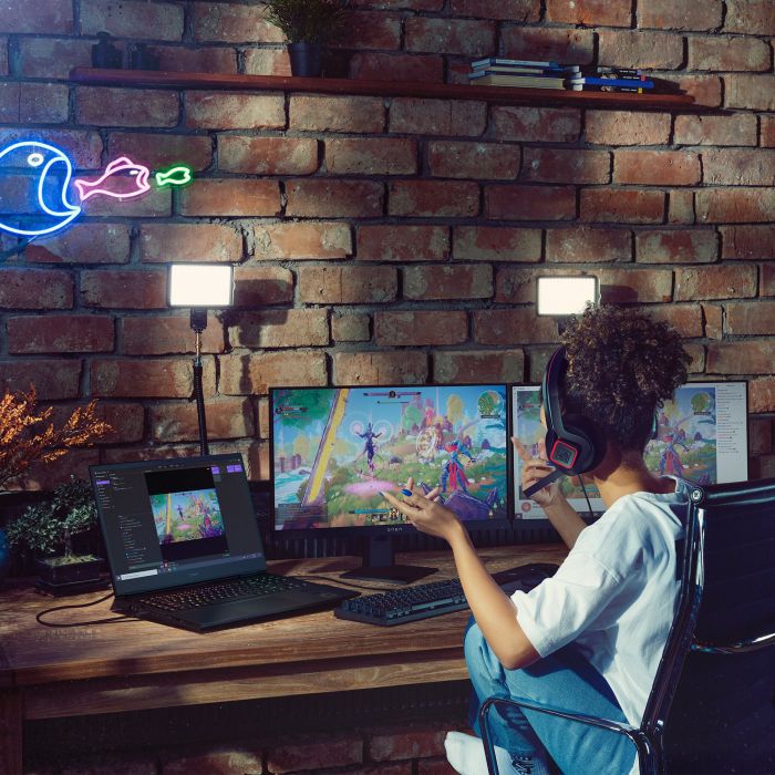 HP Notebook OMEN 17-ck2002ua 17.3" QHD IPS AG, Intel i9-13900HX, 32GB, F2TB, NVD4090-16, DOS, чорний