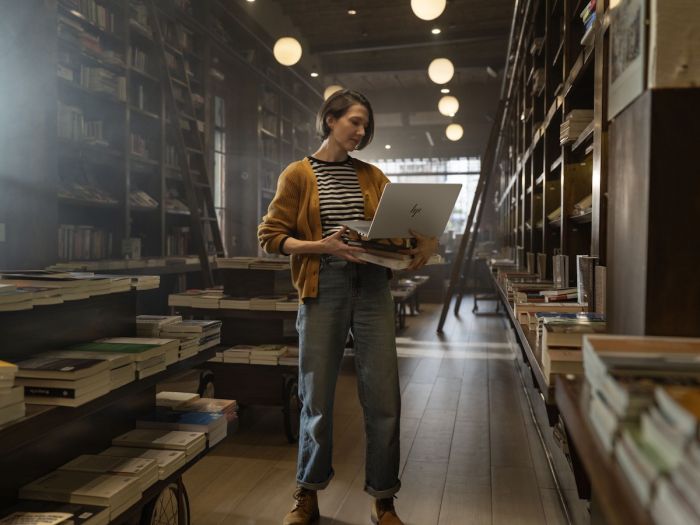 HP Notebook OmniBook 7 14-fs0000ua 14" WUXGA IPS AG, Intel 5-220H, 24GB, F1TB, UMA, Win11P, сріблястий