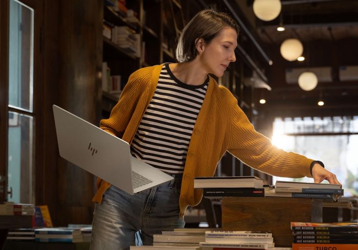 Ноутбук HP OmniBook 7 14-fr0002ua 14" WUXGA IPS, Intel U7-255H, 32GB, F1TB, UMA, Win11, сріблястий