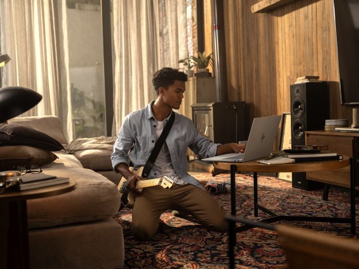 Ноутбук HP OmniBook 7 17-dc0001ua 17.3" FHD IPS Touch, Intel U7-258V, 32GB, F1TB, UMA, Win11, сріблястий