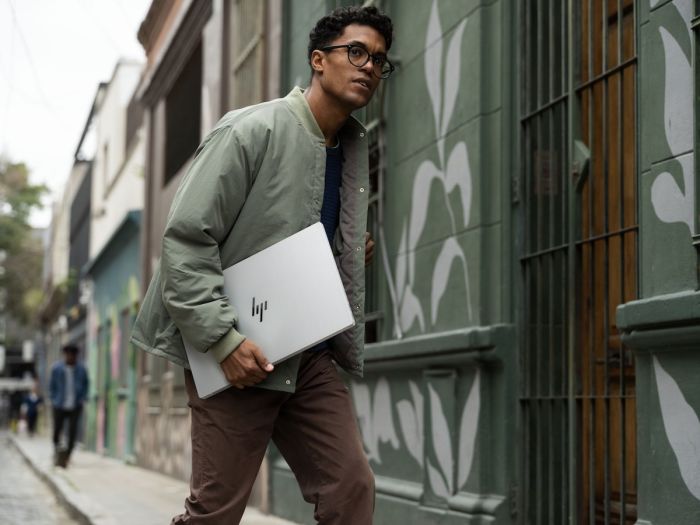 Ноутбук HP OmniBook 7 17-dc0000ua 17.3" FHD IPS Touch, Intel U7-258V, 32GB, F2TB, NVD4050-6, Win11, сріблястий